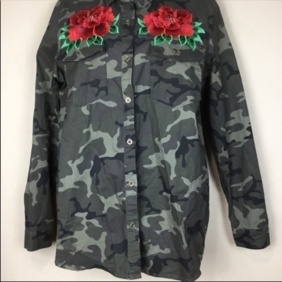Love Tree Green Camouflage Red Embroidered Detail - Picture 4 of 8